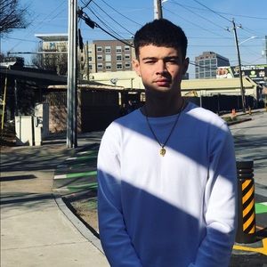 Meet your Posher, Luis